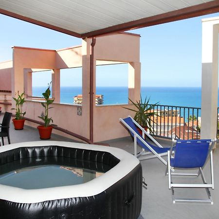 Attico Vista Mare Con Terrazza E Spa Riscaldata Санто-Стефано-ди-Камастра Экстерьер фото