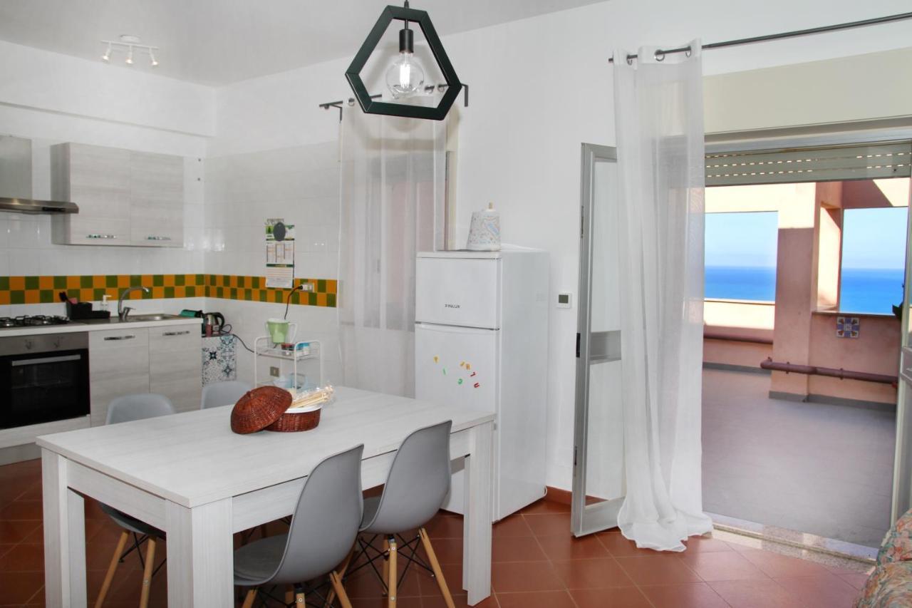 Attico Vista Mare Con Terrazza E Spa Riscaldata Санто-Стефано-ди-Камастра Экстерьер фото