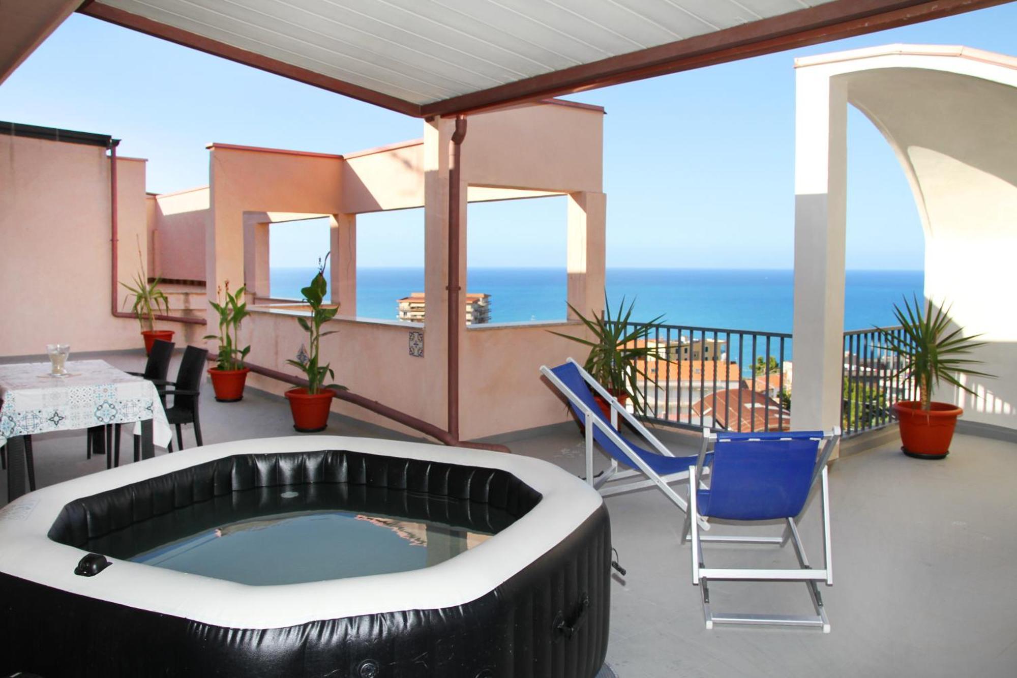 Attico Vista Mare Con Terrazza E Spa Riscaldata Санто-Стефано-ди-Камастра Экстерьер фото