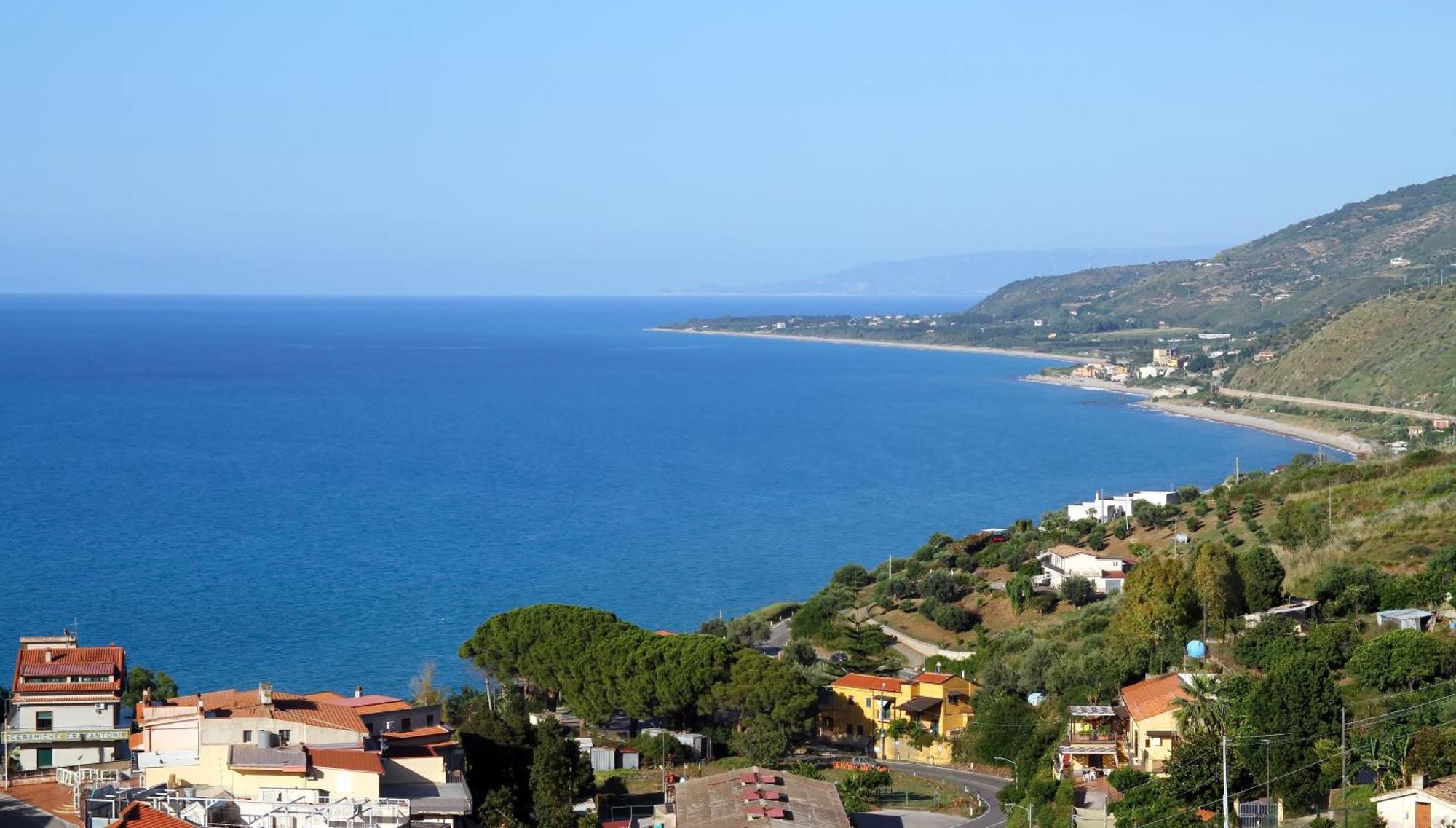 Attico Vista Mare Con Terrazza E Spa Riscaldata Санто-Стефано-ди-Камастра Экстерьер фото